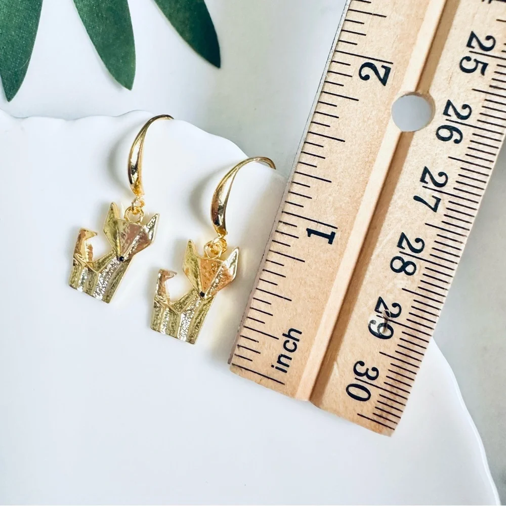 2/$30🌵 Golden Origami Fox Earrings Dangle Woodland Animal Delicate Jewelry NEW - Picture 6 of 7
